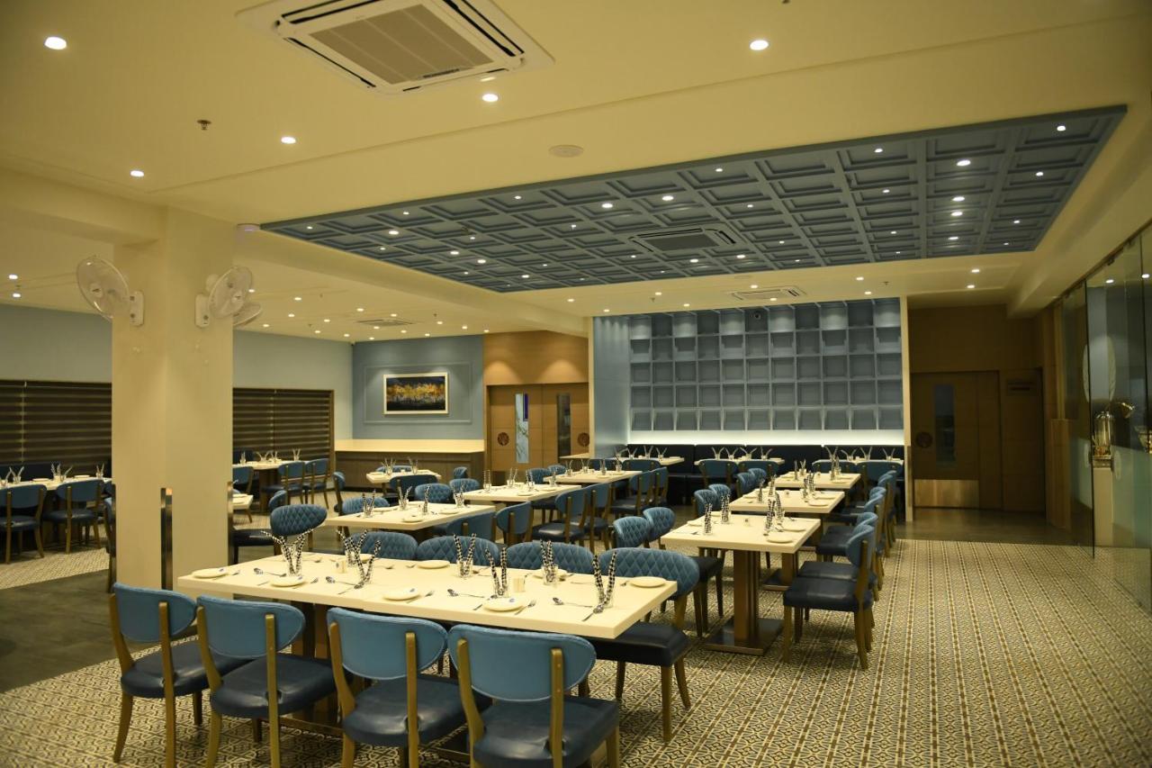 Hotel Blueivy Ānand Exterior foto