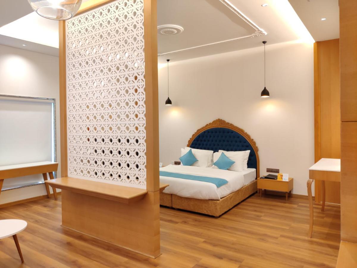 Hotel Blueivy Ānand Exterior foto