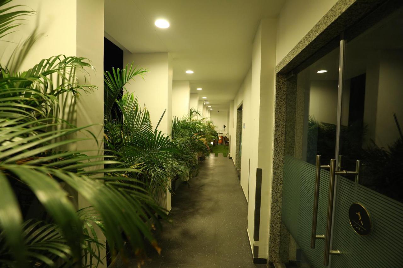 Hotel Blueivy Ānand Exterior foto
