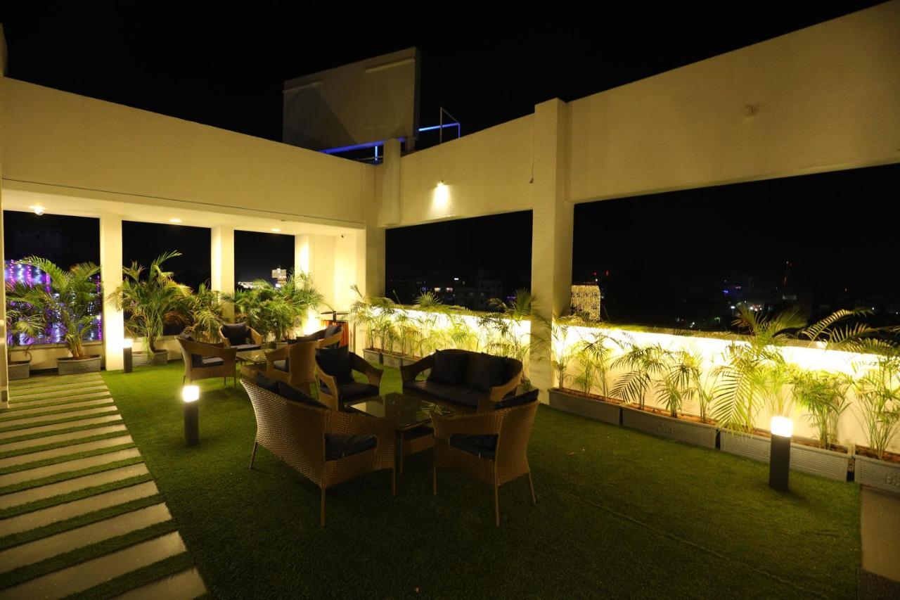 Hotel Blueivy Ānand Exterior foto