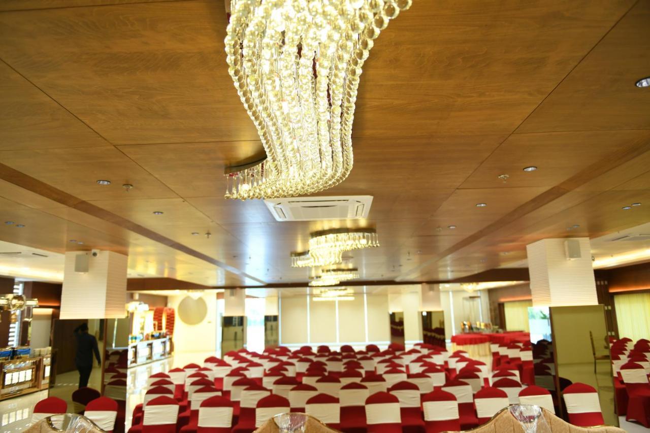 Hotel Blueivy Ānand Exterior foto